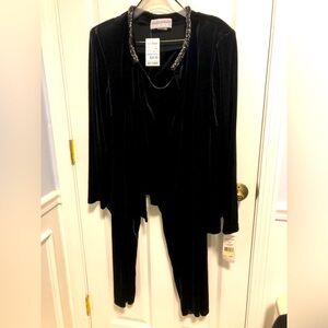 NWT Jessica Howard Retro 18W 3-piece velour pant set. Inc: jacket ,pants,shell